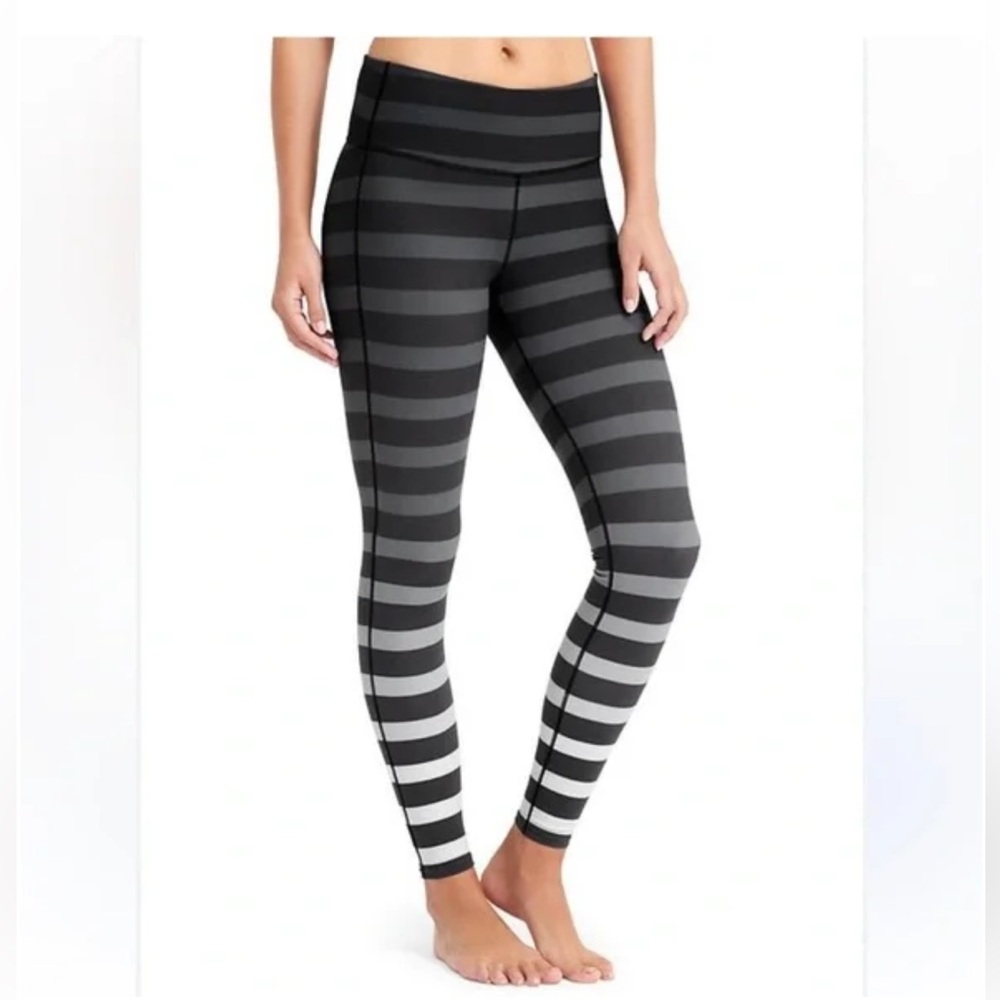 Athleta Bold Striped Chaturanga Leggings, Women’s size M